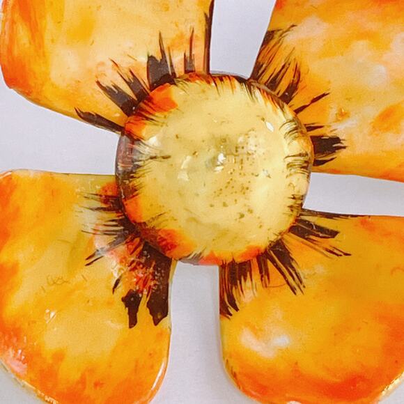 VTG 1950s Hand Painted Enamel Flower Clip On Earrings Mid Century Jewelry Summer - Picture 4 of 12